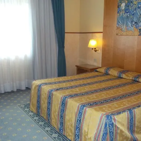 Al Ponte מלון 4*